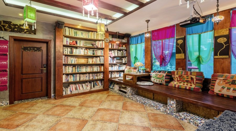 廣東深圳-較場尾面包樹民宿